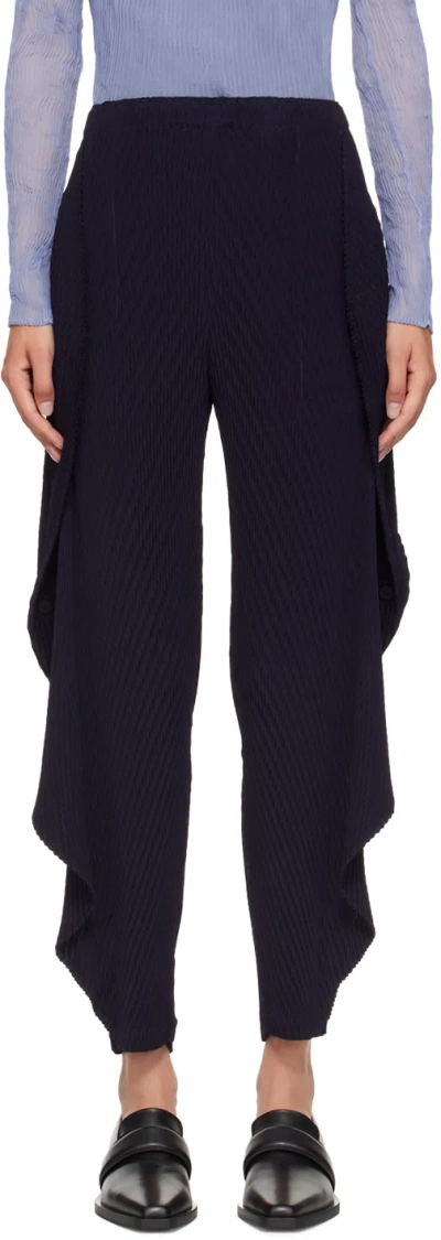 Issey Miyake Volants Trousers In Blue
