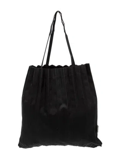 Pre-owned Issey Miyake Nylon Tote In Black