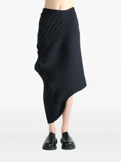 Issey Miyake Pleated Asymmetric Skirt In Black