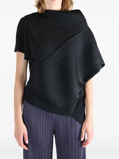 Issey Miyake Pleated Asymmetric T-shirt In Black