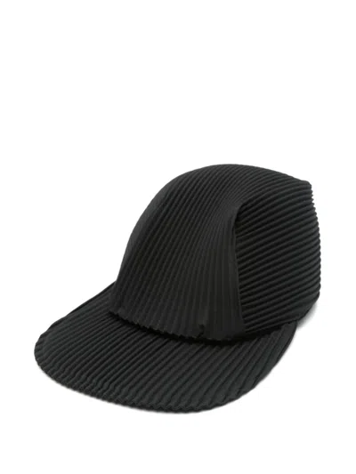 Issey Miyake Pleated Baseball Cap In Black