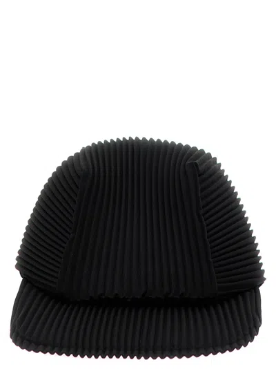 Issey Miyake Pleated Baseball Cap In Black