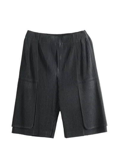 Issey Miyake Pleated Bermuda Shorts In Black
