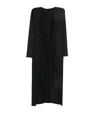 Issey Miyake Pleated Coat In Black