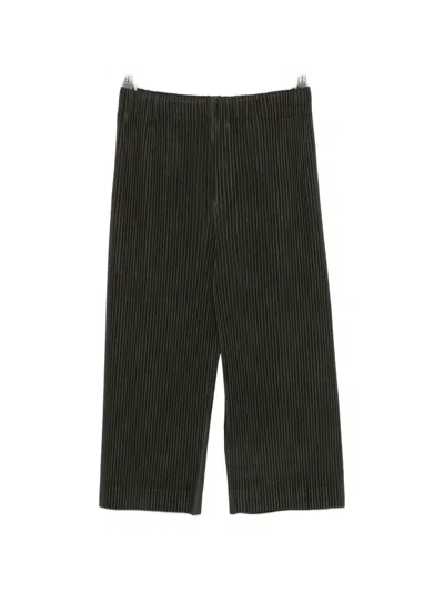 Issey Miyake Pleated Cropped Trousers In Black
