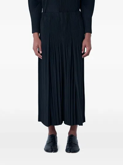 Issey Miyake Pleated Cropped Trousers In Blue