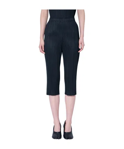 Issey Miyake Pleated Cropped Trousers In Black