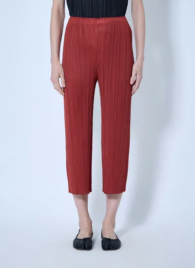 Issey Miyake Pleated Cropped Trousers In Red