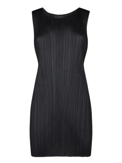 Issey Miyake Cap Sleeve Knee Length Round Neck Dress In Black