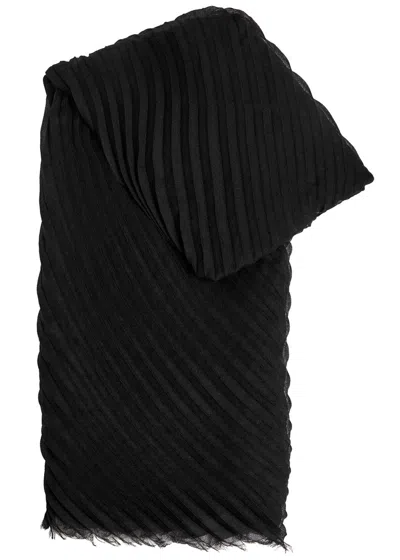Issey Miyake Pleated Fine-knit Scarf In Black