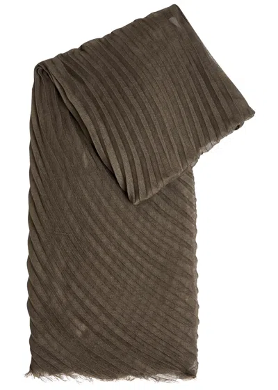 Issey Miyake Pleated Fine-knit Scarf In Brown