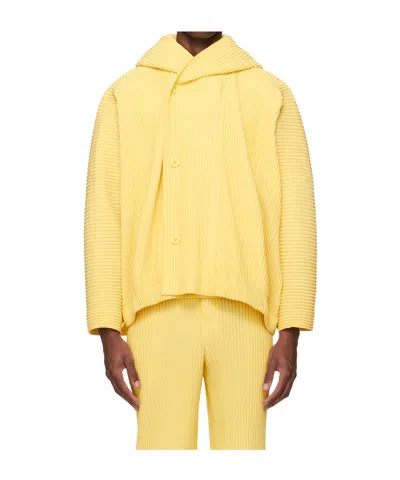 Issey Miyake Pleated Hooded Casual Jacket In Yellow