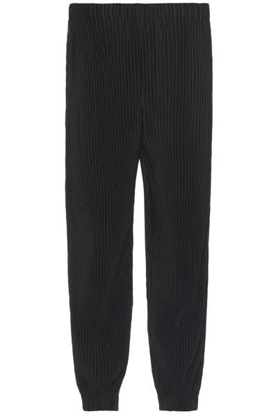 Issey Miyake Pleated Jogger In Black