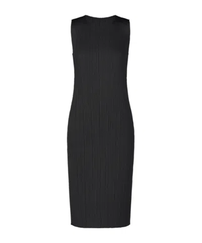 Issey Miyake Pleated Mid-length Dress In Black