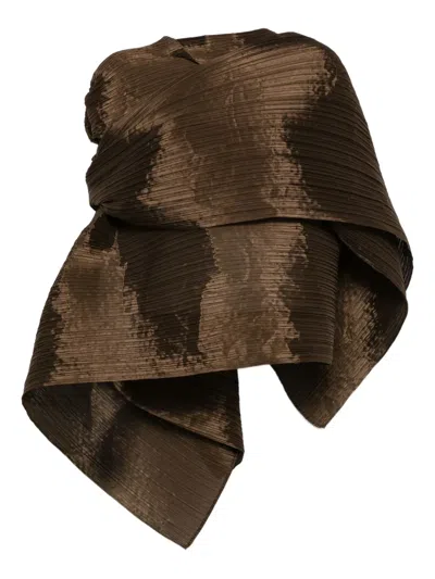 Issey Miyake Pleated Poncho In Brown