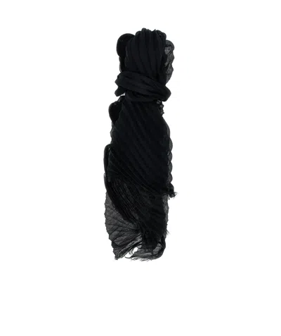 ISSEY MIYAKE ISSEY MIYAKE PLEATED FRAYED HEM SCARF