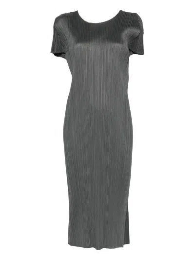 Issey Miyake Pleated Short-sleeved Dress In Black