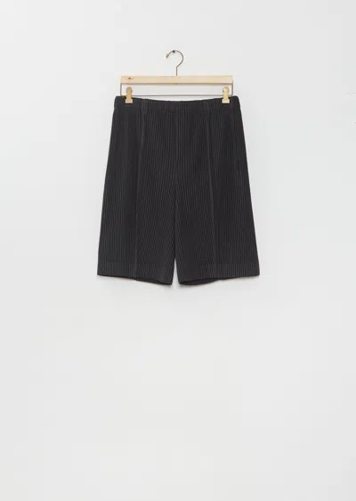 Issey Miyake Pleated Shorts In 19-inky Gray