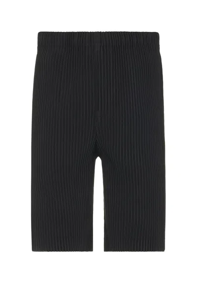 Issey Miyake Pleated Shorts In Black