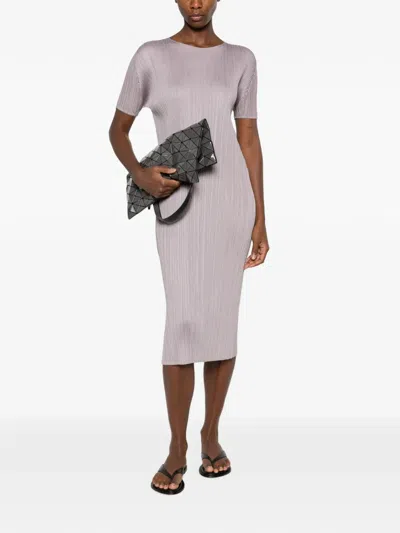 Issey Miyake Pleated Short-sleeve Midi Dress In 퍼플