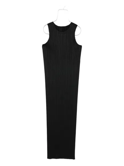 Issey Miyake Pleated Sleeveless Midi Dress In Black