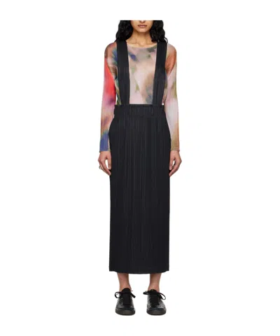Issey Miyake Pleated Strap Mid-length Skirt In Black