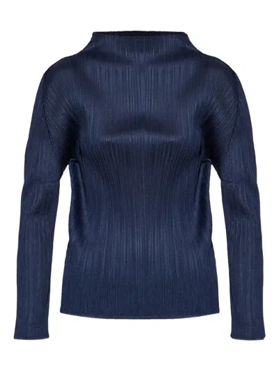 Issey Miyake Pleated Top In Blue