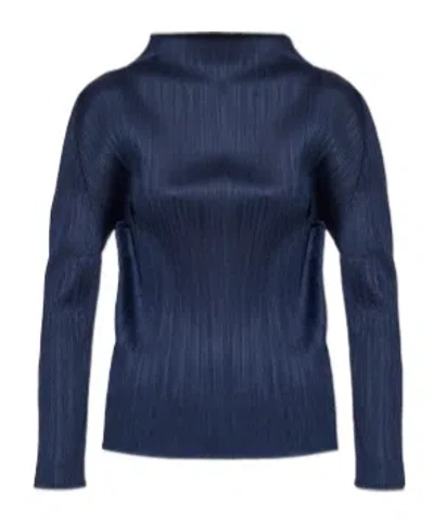Issey Miyake Pleated Top In Blue