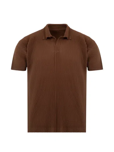 Issey Miyake Pleated-design Polo-collar T-shirt In Brown