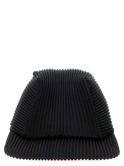 Issey Miyake Pleats' Cap In Black