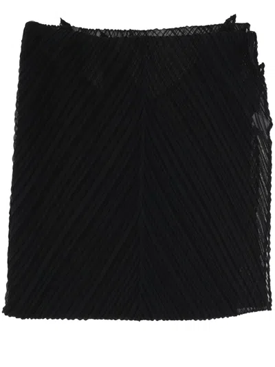 Issey Miyake Pleated Scarf In Black