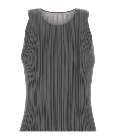 Issey Miyake Crew Neck Vest In Gray