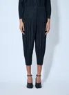 Issey Miyake Pleated Cropped High-rise Knitted Jersey Trousers In Black