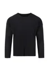 Issey Miyake Ribbed Texture Round Neck Long Sleeves In Black
