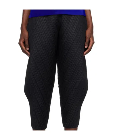 Issey Miyake Plissé Cropped Trousers In Black