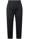 Shop Issey Miyake Plissé Cropped Trousers In Schwarz