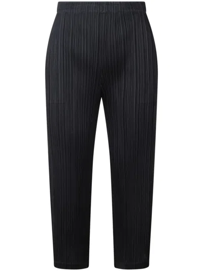 Issey Miyake Plissé Cropped Trousers In Schwarz