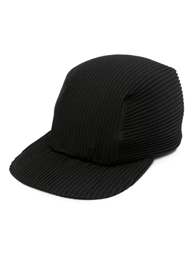 ISSEY MIYAKE PLISSÉ-DETAILS RECYCLED-POLYESTER BLEND CAP