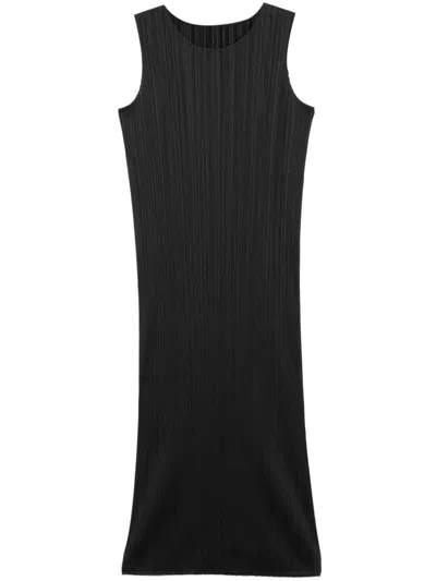 Issey Miyake Plissé Maxi Dress In 黑色