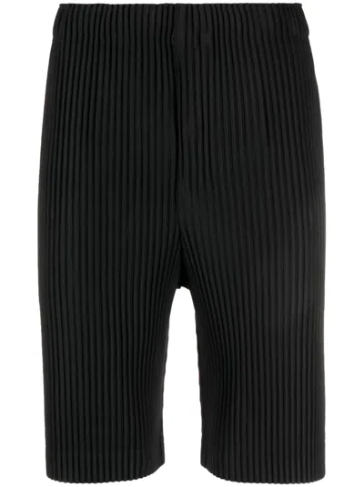 Issey Miyake Plissé Straight-leg Shorts In Black