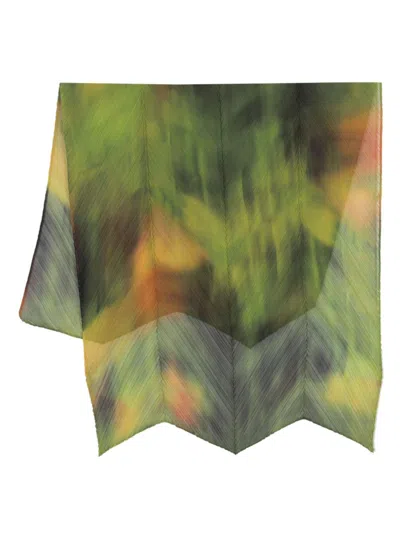 Issey Miyake Printed Pleated Stole In Green
