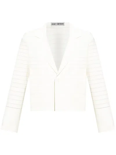 Issey Miyake Ribbed Blazer In 白色