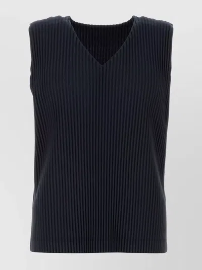 ISSEY MIYAKE RIBBED SLEEVELESS TANK TOP V-NECKLINE