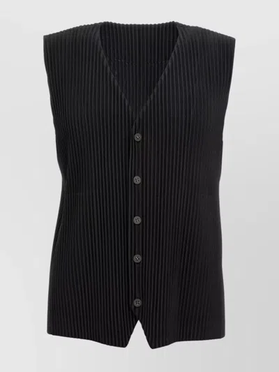 Issey Miyake Ribbed Texture V-neck Sleeveless Vest In Black