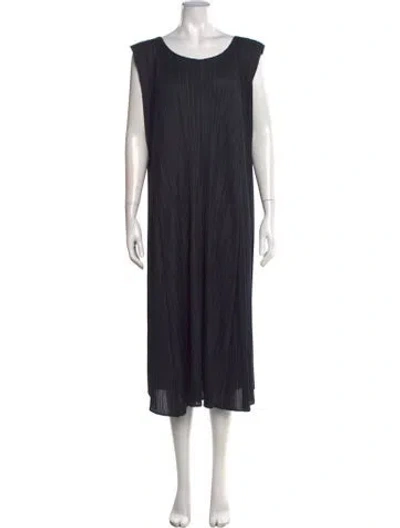 Pre-owned Issey Miyake Scoop Neck Midi Length Dress In Black