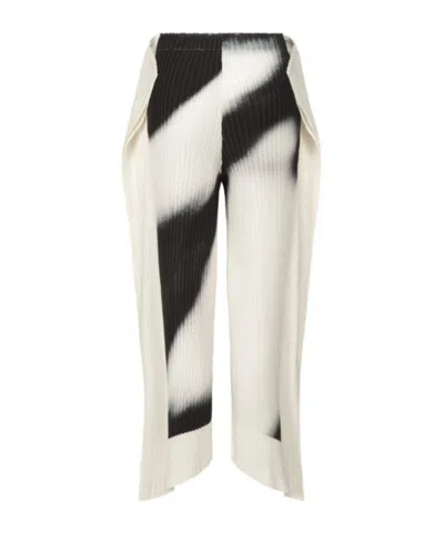 Issey Miyake Shadow Study Pleats In Black