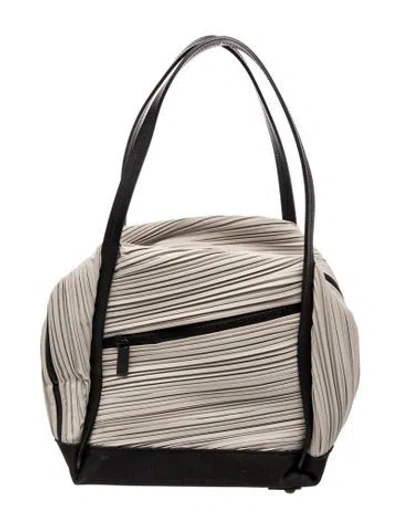 Pre-owned Issey Miyake Shoulder Bag In Grey