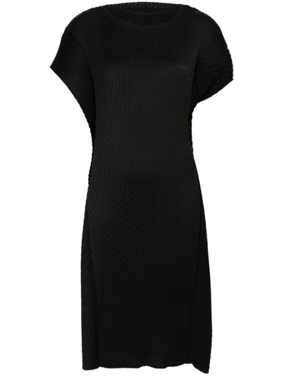 Issey Miyake Sleek Pleats Midi Dress Clothing In Black