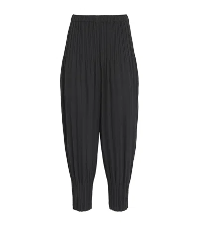 Issey Miyake Smooth Coat Trousers In Black