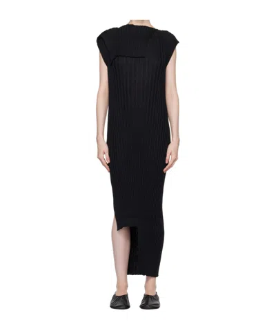 Issey Miyake Sparkling Boat-neck Dress In Black